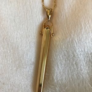 Stella and Dot rebel necklace gold